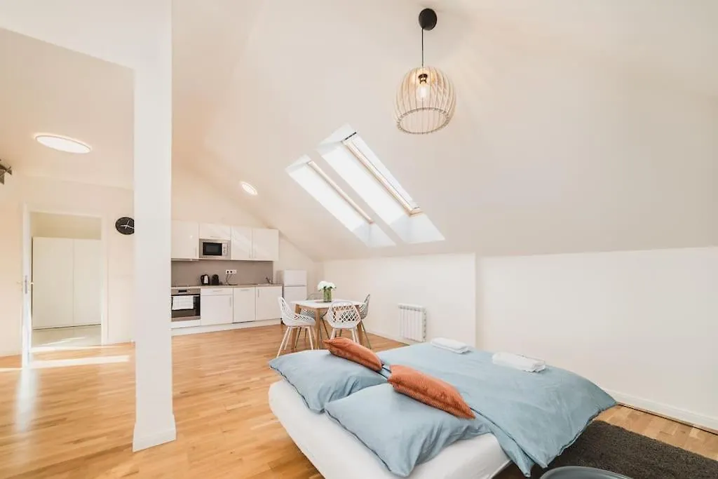 Grand Loft Apartment 110M2 Prague 0*,